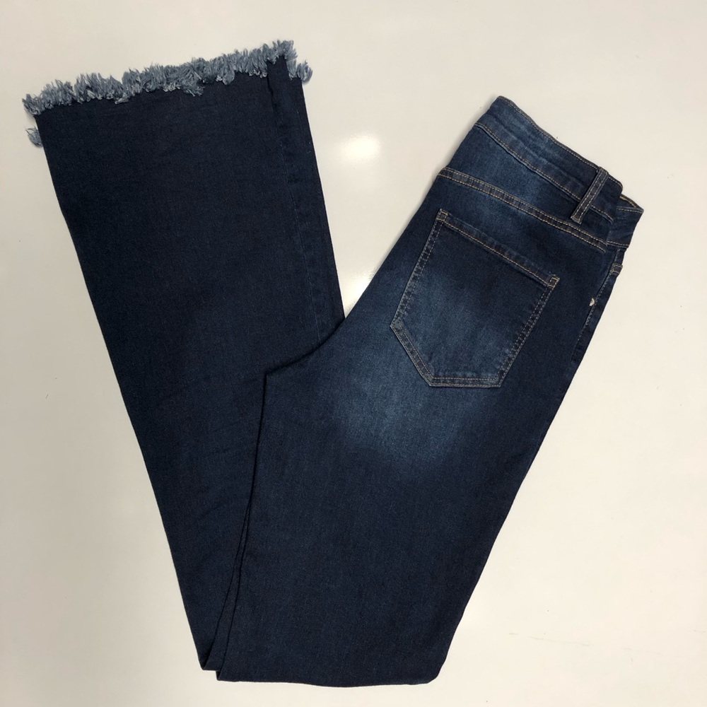 YMI Flare Dark Wash Frayed Hem Women’s Jeans Size 11/30